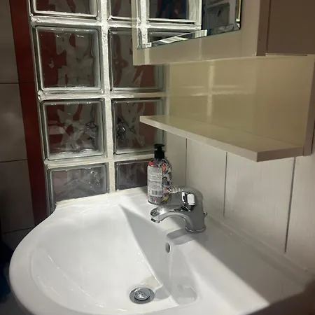 White Paradise Apartment Palaiontsiflikion