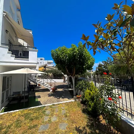 Apartment White Paradise Palaiontsiflikion